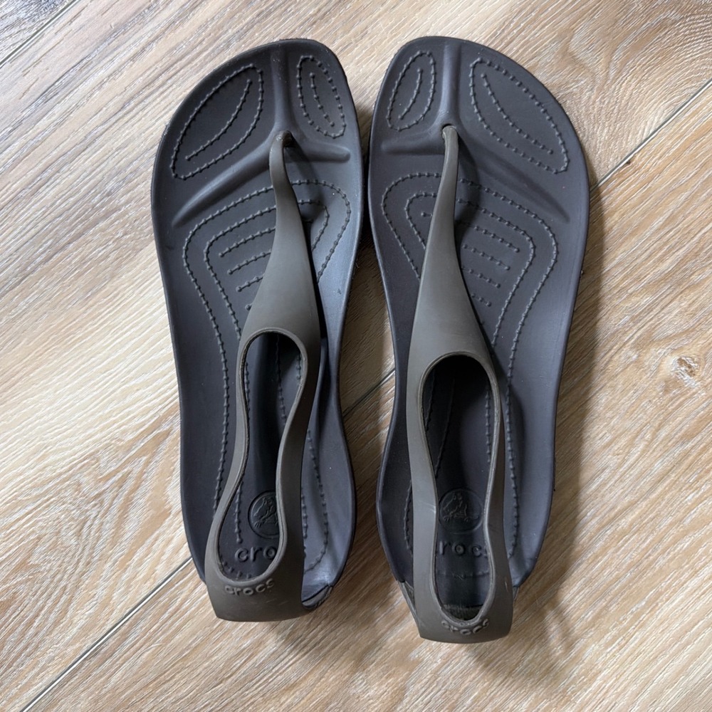 Crocs Really Sexi Flip Sandals Brown T-Strap Thong Slingback Women's 7 Strappy